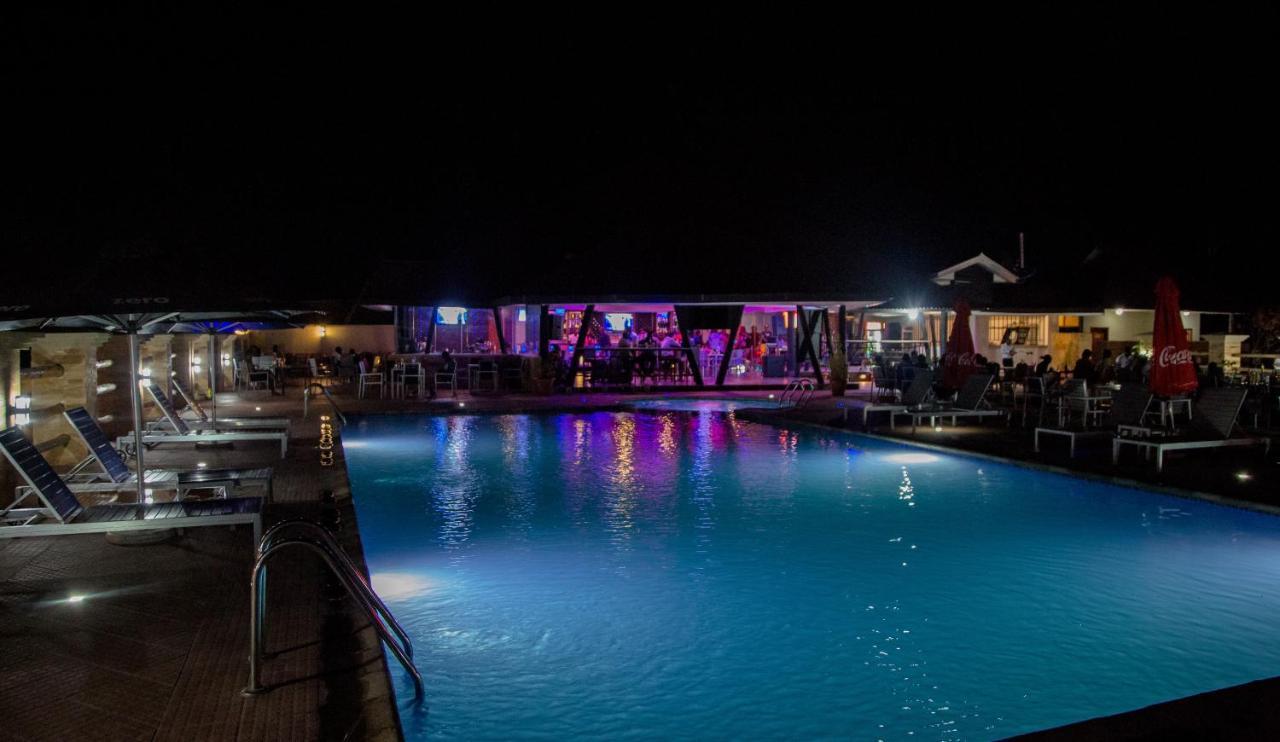 Regency Resort Singida Buitenkant foto