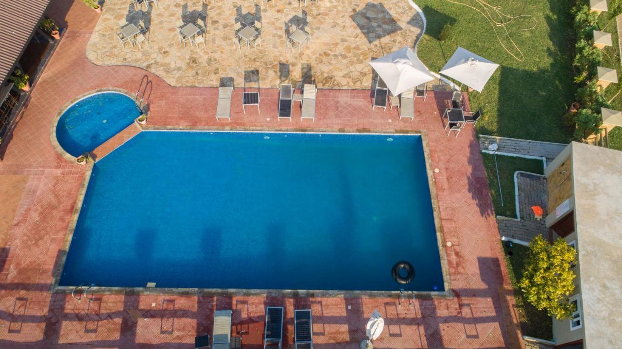 Regency Resort Singida Buitenkant foto