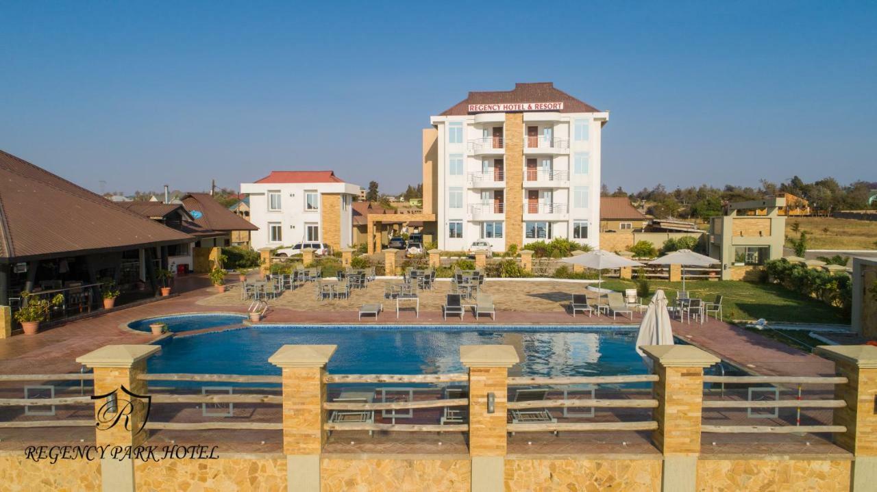 Regency Resort Singida Buitenkant foto