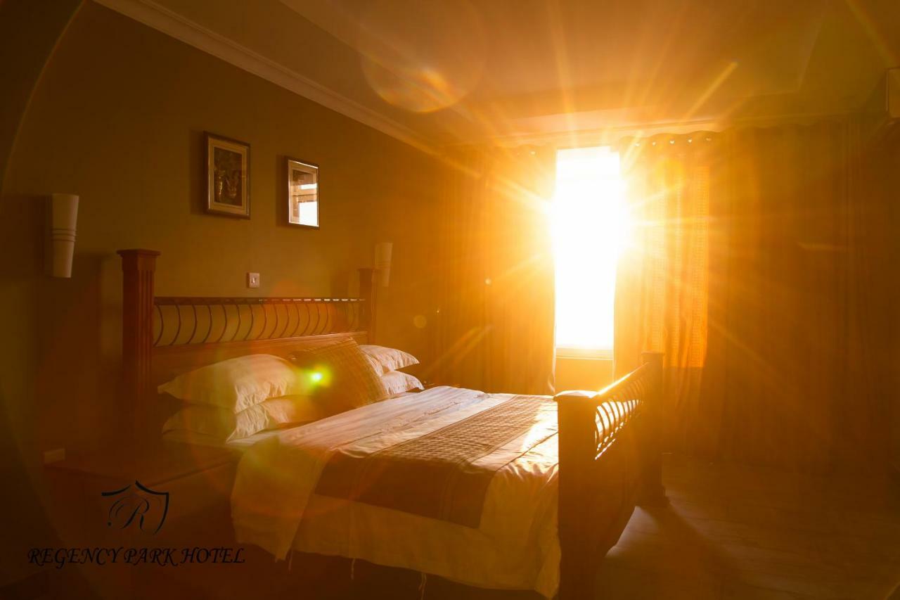 Regency Resort Singida Buitenkant foto
