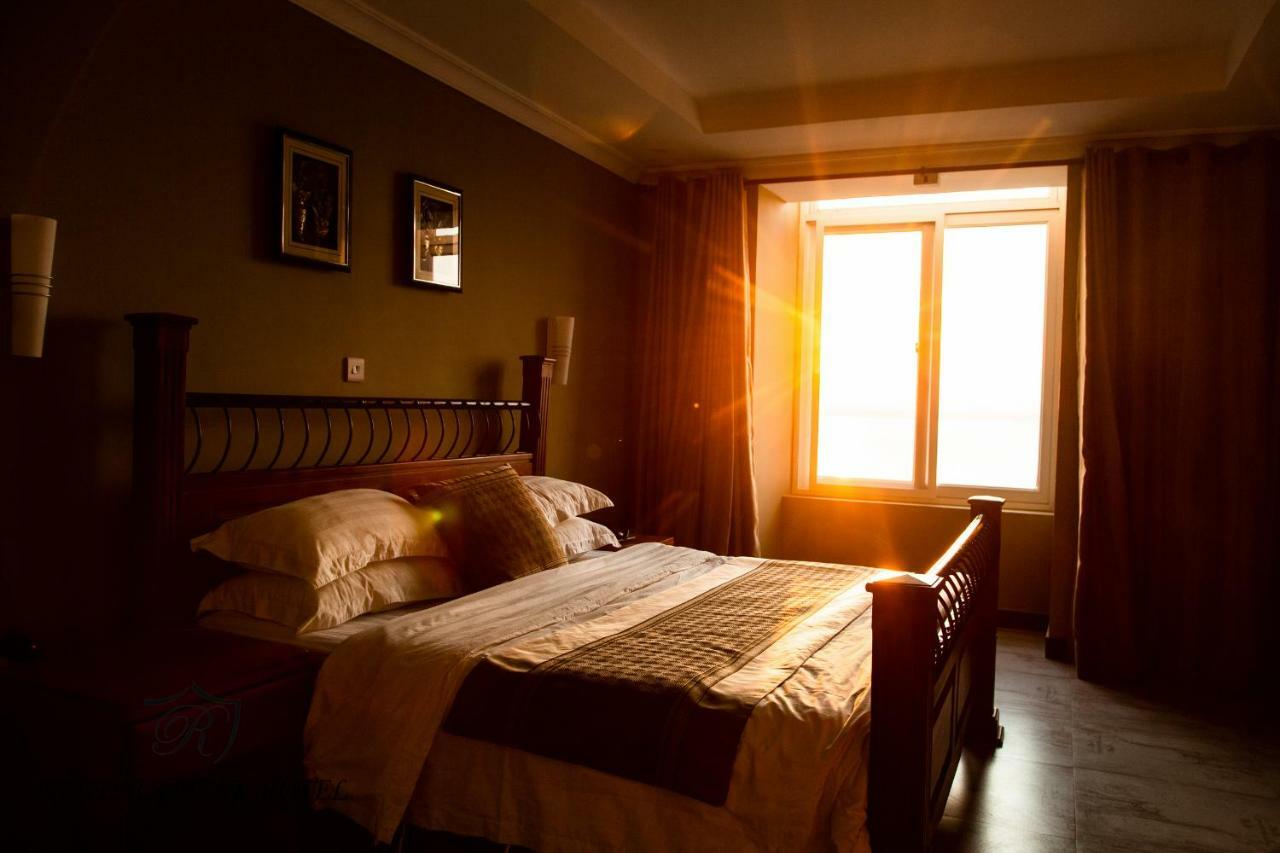 Regency Resort Singida Buitenkant foto