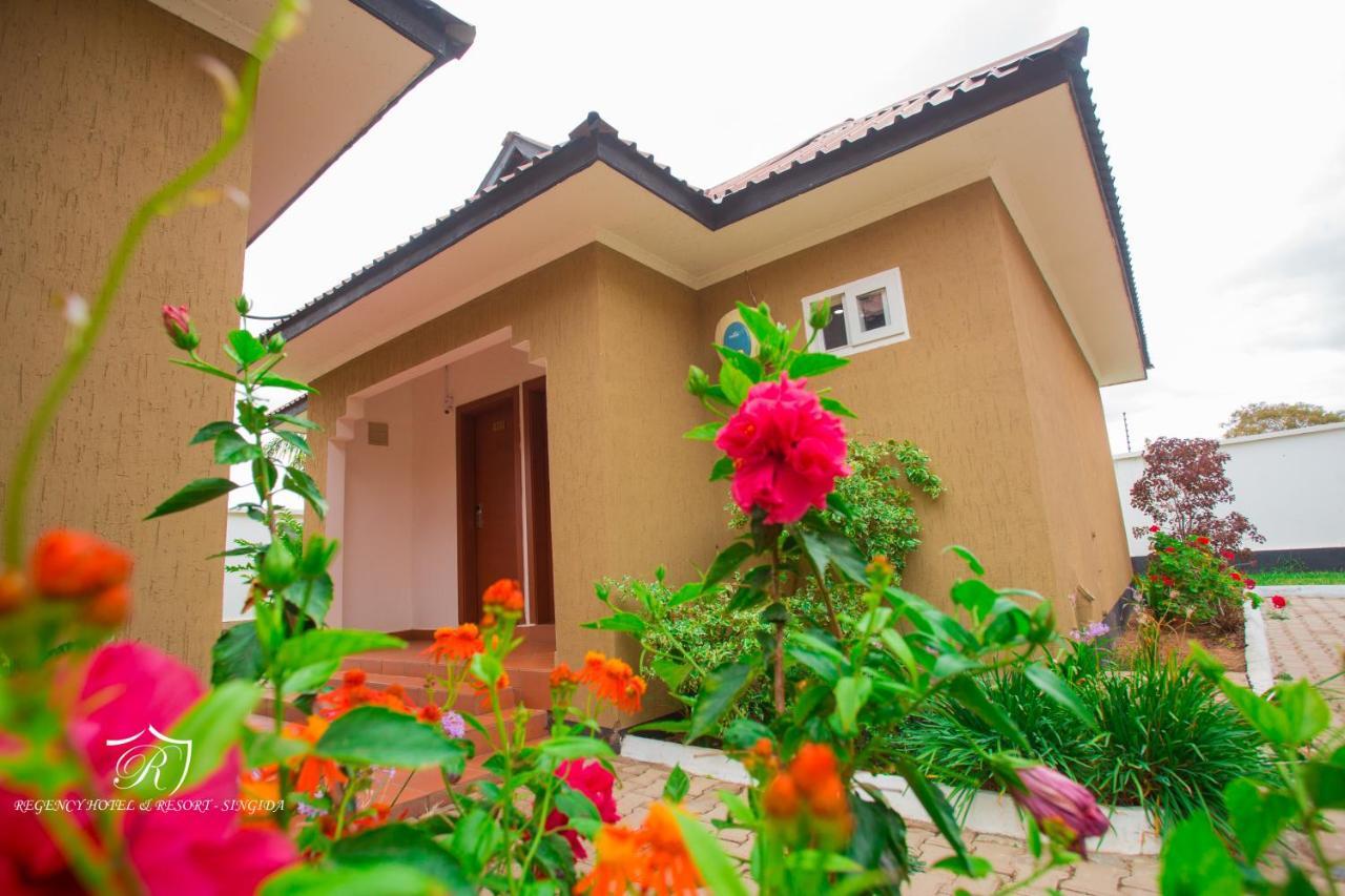 Regency Resort Singida Buitenkant foto